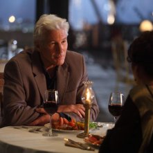 Ritorno al Marigold Hotel: Richard Gere nel ruolo di Guy Chambers in una scena del film