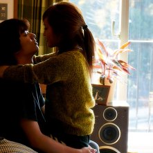 Kabukicho Love Hotel: Shota Sometani con Atsuko Maeda in una scena