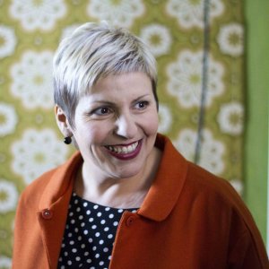 Basta poco: Daniela Morozzi sorridente sul set del film