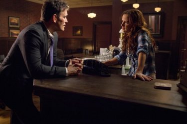 Wayward Pines: Matt Dillon e Juliette Lewis in una scena del pilot della serie