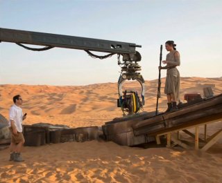 Star Wars: Episodio VII - Il risveglio della Forza - Daisy Ridley sul set con J.J. Abrams