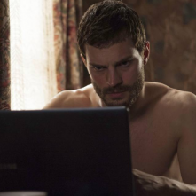 The Fall: Jamie Dornan in uno scatto tratto da uno degli episodi della seconda stagione