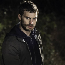 The Fall: il protagonista Jamie Dornan in una scena della seconda staigione
