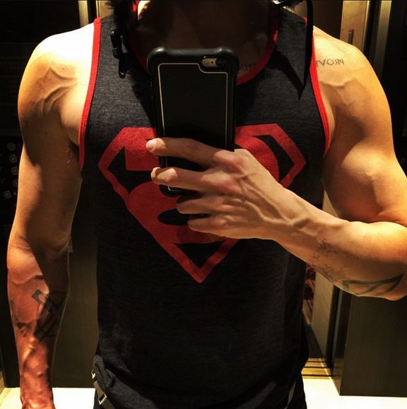 Jared Leto, un selfie con canotta di Superman