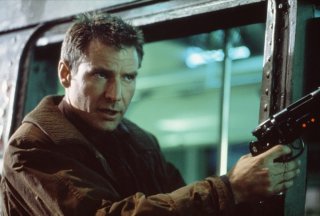 Harrison Ford in una scena di BLADE RUNNER