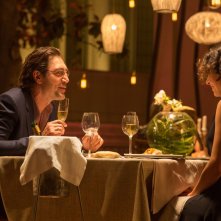 The Gunman: Javier Bardem con Jasmine Trinca in una scena