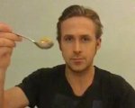 Alla fine Ryan Gosling ha mangiato i cereali!
