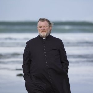 Calvario: Brendan Gleeson in un momento del film