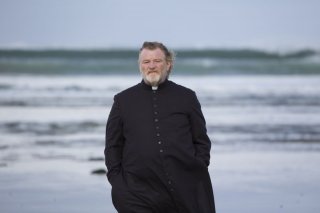 Calvario: Brendan Gleeson in un momento del film