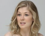 Rosamund Pike, Mia Wasikowska e Jack O'Connell in HHHH