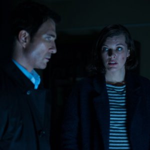 Survivor: Milla Jovovich con Dylan McDermott in una scena del film
