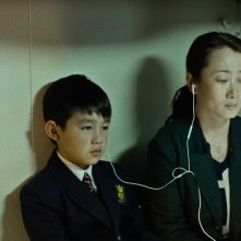 Mountains May Depart: Zhao Tao in una scena del film con Zijang Dong