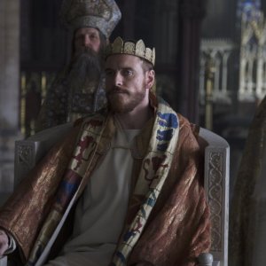 Macbeth: Michael Fassbender nei panni di Macbeth in una scena del film