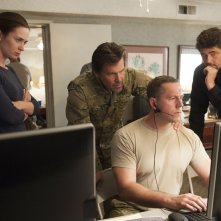 Sicario: Emily Blunt, Josh Brolin e Benicio Del Toro in una scena del film