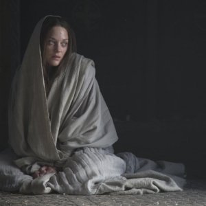 Macbeth: Marion Cotillard è Lady Macbeth in una scena del film