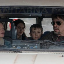 A Perfect Day: Melanie Thierry, Olga Kurilenko e Benicio Del Toro in auto