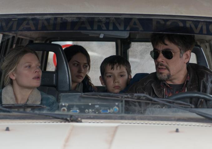 A Perfect Day: Melanie Thierry, Olga Kurilenko e Benicio Del Toro in auto