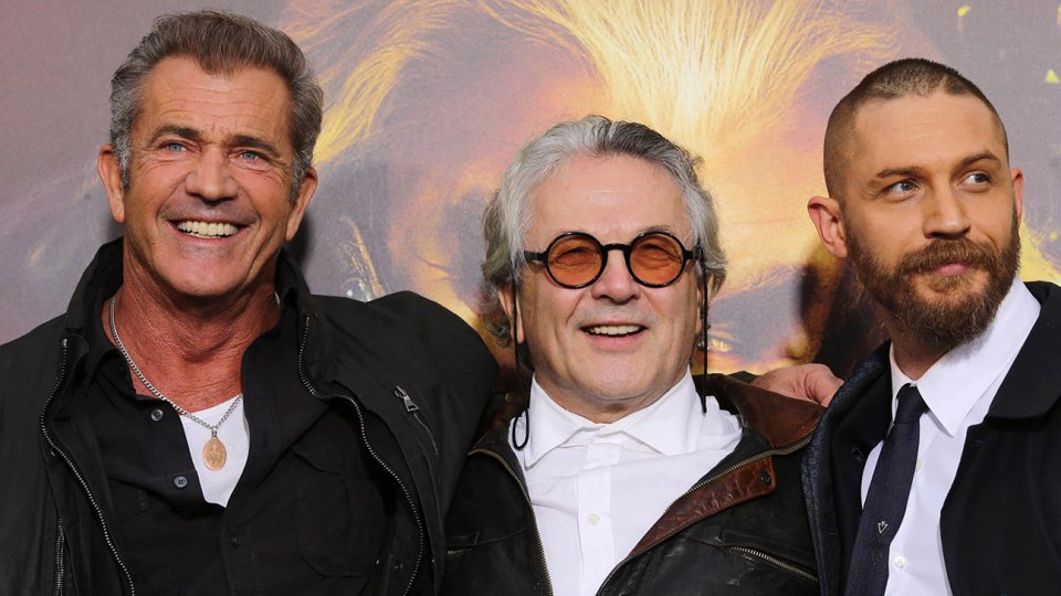 Mad Max: Fury Road - Il regista George Miller tra Mel Gibson e Tom Hardy alla premiere di Hollywood