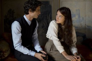 Marguerite et Julien: Anaïs Demoustier insieme a Jérémie Elkaïm in una scena del dramma romantico