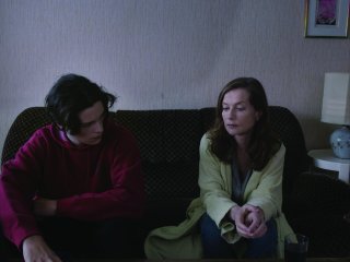 Asphalte: Isabelle Huppert in una scena del film