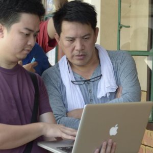 Taklub: il regista Brillante Mendoza sul set del film