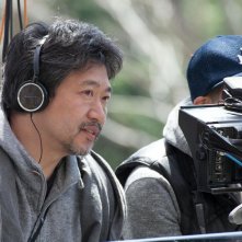 Our Little Sister: il regista Hirokazu Koreeda sul set
