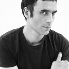 Asphalte: il regista Samuel Benchetrit in un'immagine promozionale del film