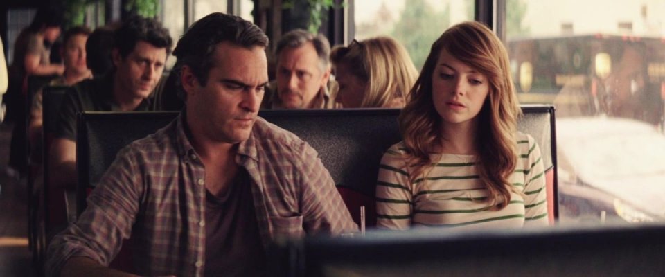 Irrational Man: Emma Stone e Joaquin Phoenix in una scena del film di Woody Allen