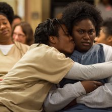 Orange is the New Black: Uzo Aduba in una scena della terza stagione