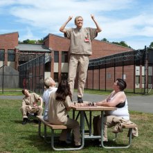 Orange is the New Black: Taylor Schilling interpreta Piper Chapman in una scena dei nuovi episodi