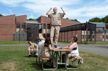 Orange is the New Black: Taylor Schilling interpreta Piper Chapman in una scena dei nuovi episodi