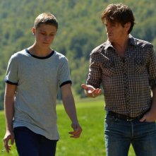 Standing Tall: Benoît Magimel parla con Rod Paradot in una scena del film