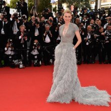 Cannes 2015: Naomi Watts sfila sul red carpet della serata inaugurale