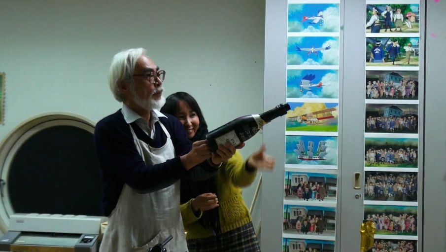 Il Regno dei Sogni e della Follia: Hayao Miyazaki con la regista Mami Sunada sul set del documentario