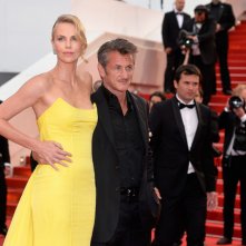 Cannes 2015: Charlize Theron e Sean Penn sul red carpet della première di Mad Max: Fury Road