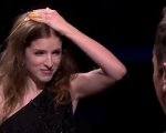 Anna Kendrick, roulette russa in TV (ma con le uova)