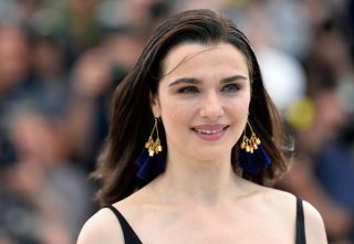 The Lobster: un bel primo piano di Rachel Weisz davanti ai fotografi