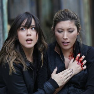 Agents of S.H.I.E.L.D.: Chloe Bennet e Dichen Lachamn in S.O.S.