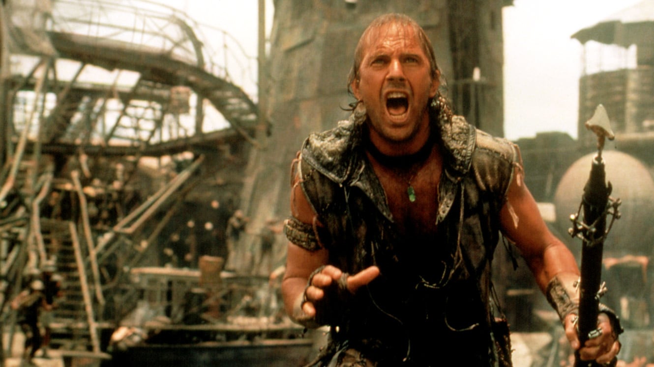 Kevin Costner in azione nel film di Waterworld