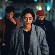 Les Deux Amis: Golshifteh Farahani con Vincent Macaigne e Louis Garrel in una scena del film