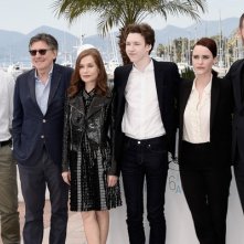 Louder Than Bombs: il regista Joachim Trier insieme al cast: Isabelle Huppert, Rachel Brosnahan, Gabriel Byrne e Devin Druid