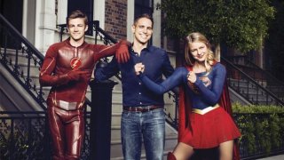 Grant Gustin, Greg Berlanti e Melissa Benoist in posa per Variety