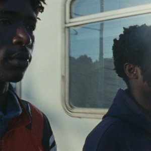 Mediterranea: Alassane Sy con Koudous Seihon in una scena