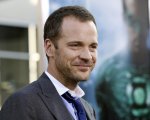 The Magnificent Seven: Peter Sarsgaard nel cast, Jason Momoa abbandona