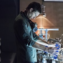 The Flash: Robbie Amell in una scena del season finale Fast Enough