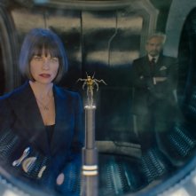Ant-Man: Evangeline Lilly e Michael Douglas riflessi in un vetro