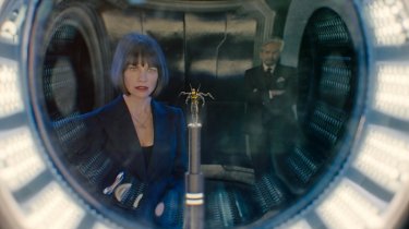 Ant-Man: Evangeline Lilly e Michael Douglas riflessi in un vetro