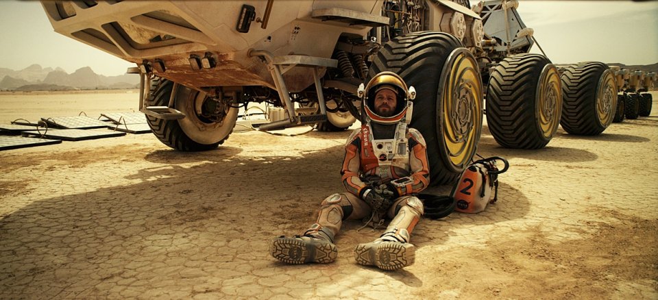 Sopravvissuto - The Martian: Matt Damon accasciato alla sua navetta spaziale