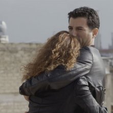 Una storia sbagliata: Francesco Scianna con Isabella Ragonese innamorati in una scena del film
