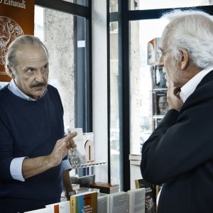 Fuorigioco: Toni Garrani in una scena del film